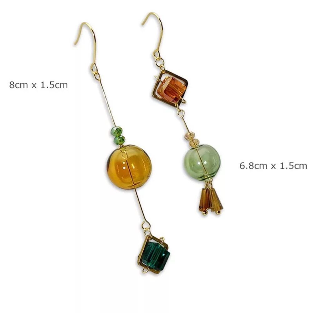 Asymmetric earrings - Picture 3 of 3